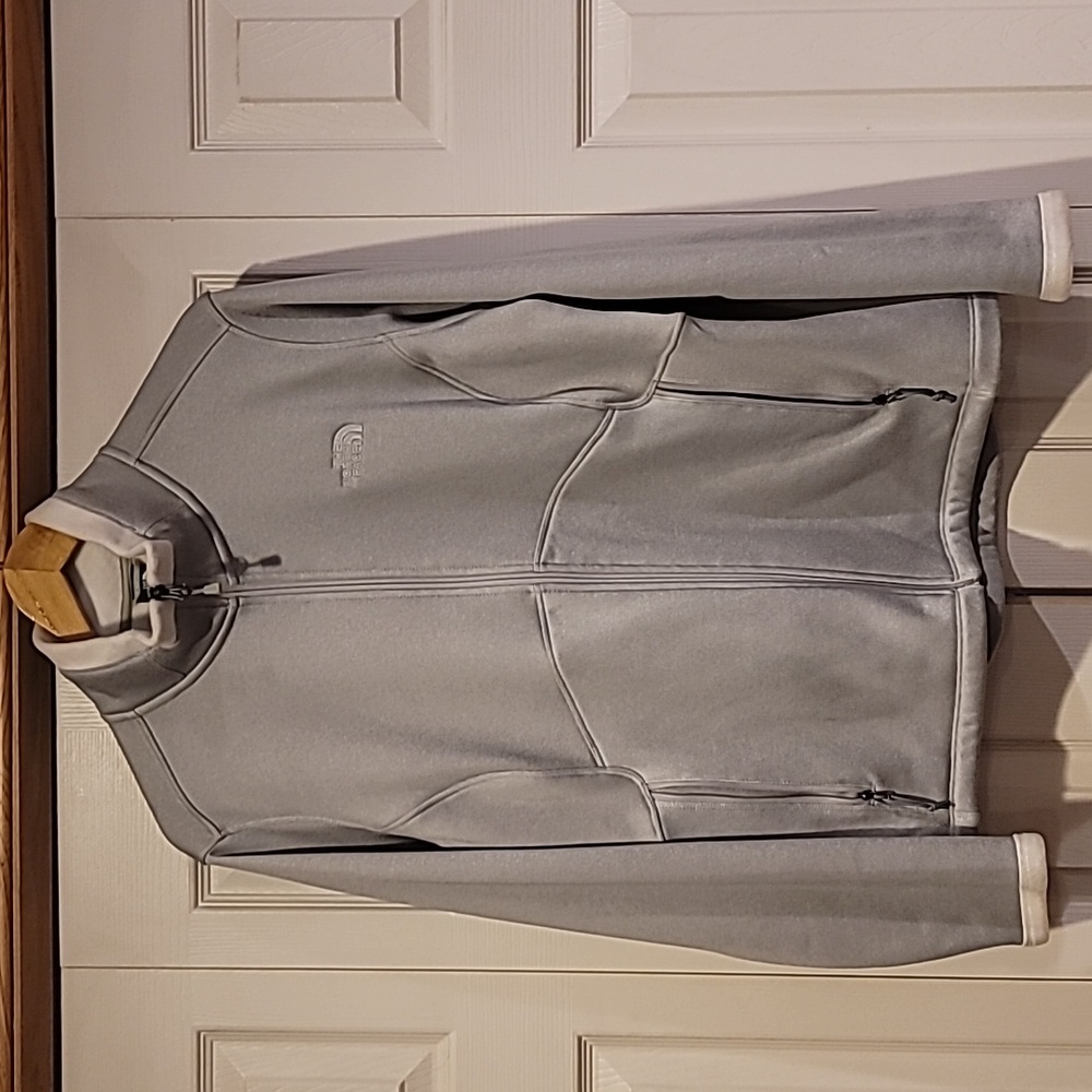 The North Face Women's Light Gray Performance Jacket